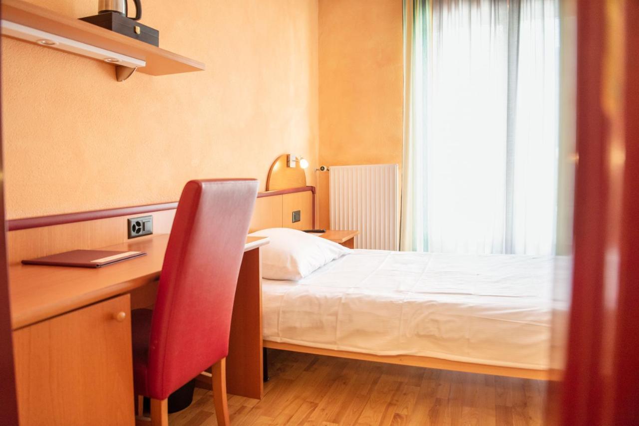 Hotel Al Giardinetto Biasca Esterno foto